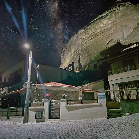 The Stone House Villa กาลัมปากา ภายนอก รูปภาพ