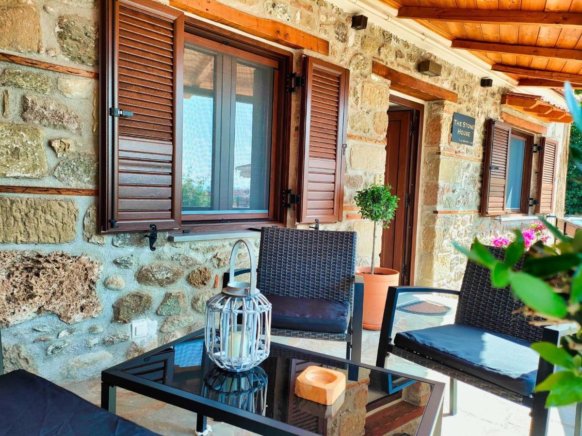 The Stone House Villa กาลัมปากา ภายนอก รูปภาพ