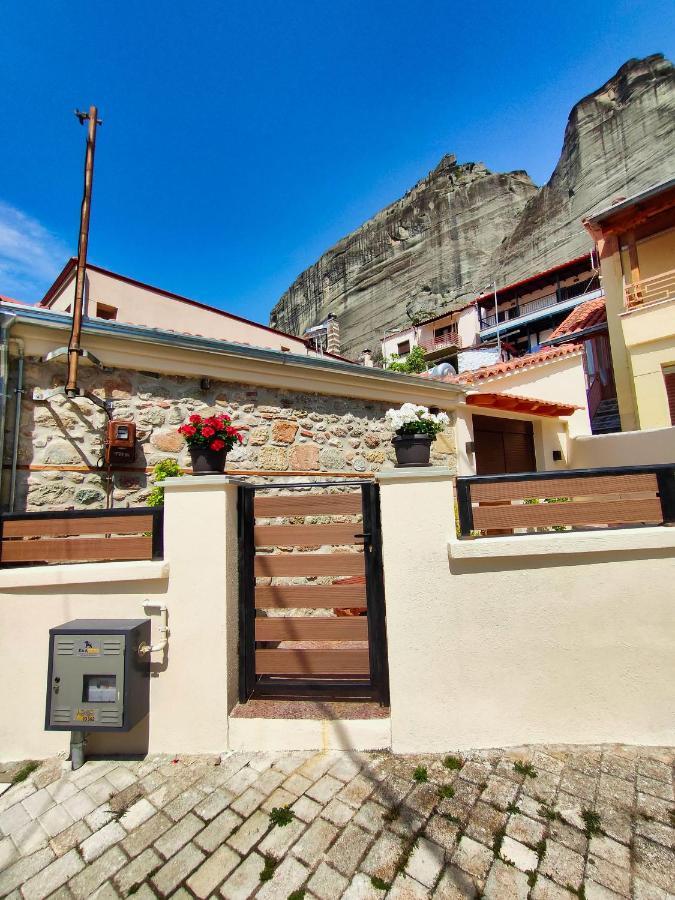The Stone House Villa กาลัมปากา ภายนอก รูปภาพ